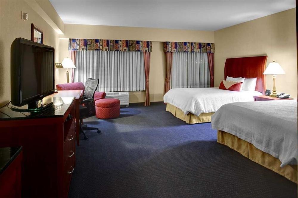 Hilton Garden Inn Akron-Canton Airport North Canton Room photo