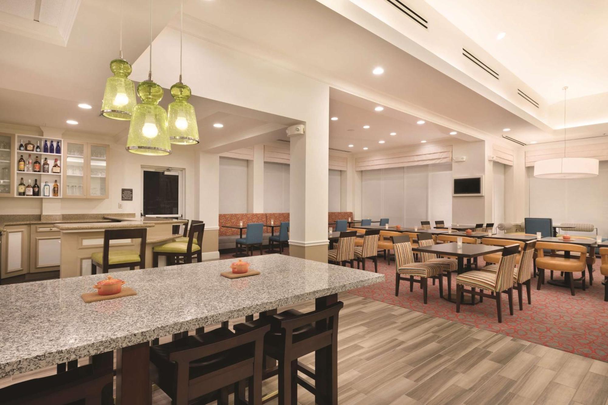 Hilton Garden Inn Akron-Canton Airport North Canton Exterior photo