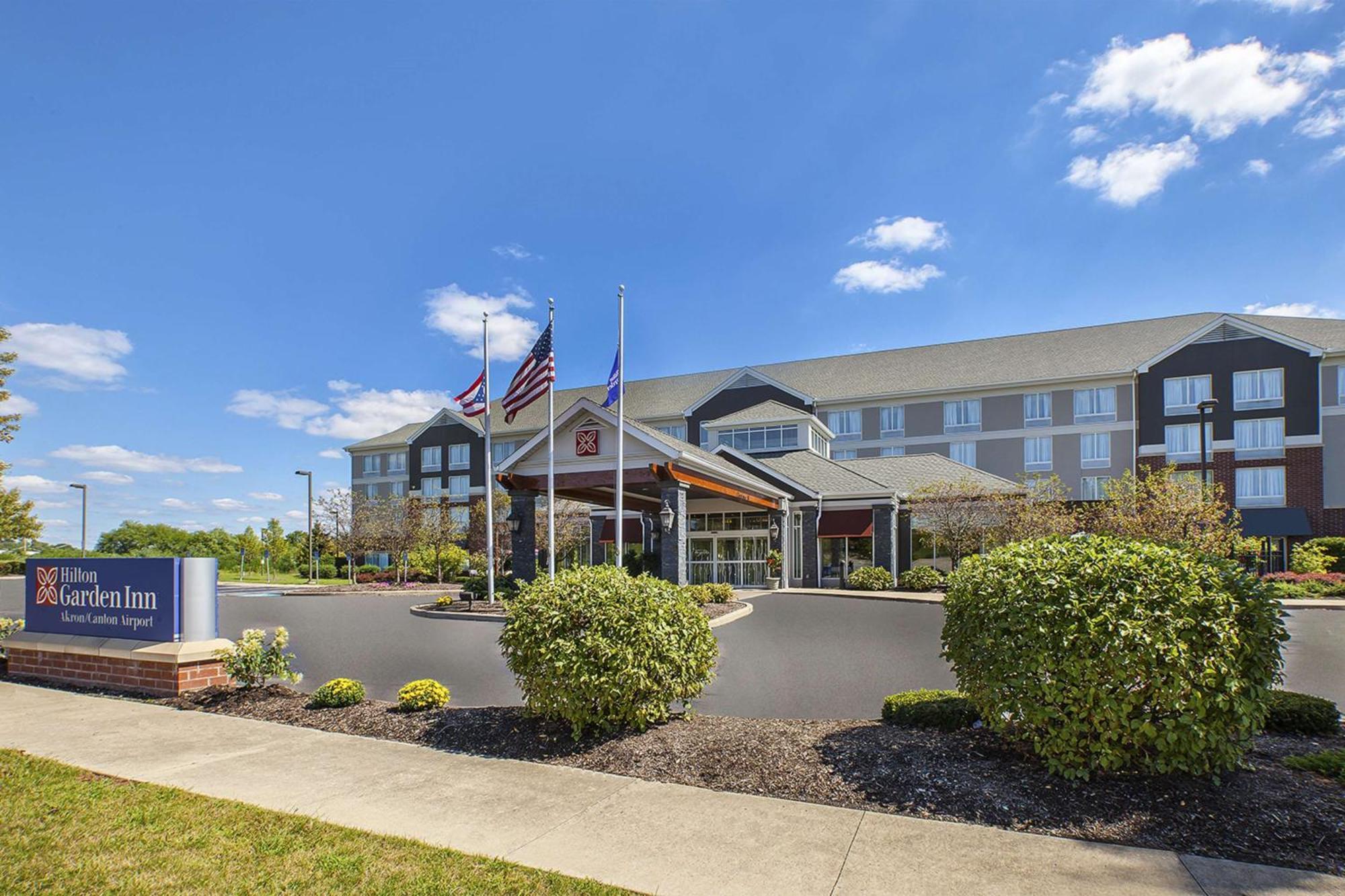 Hilton Garden Inn Akron-Canton Airport North Canton Exterior photo