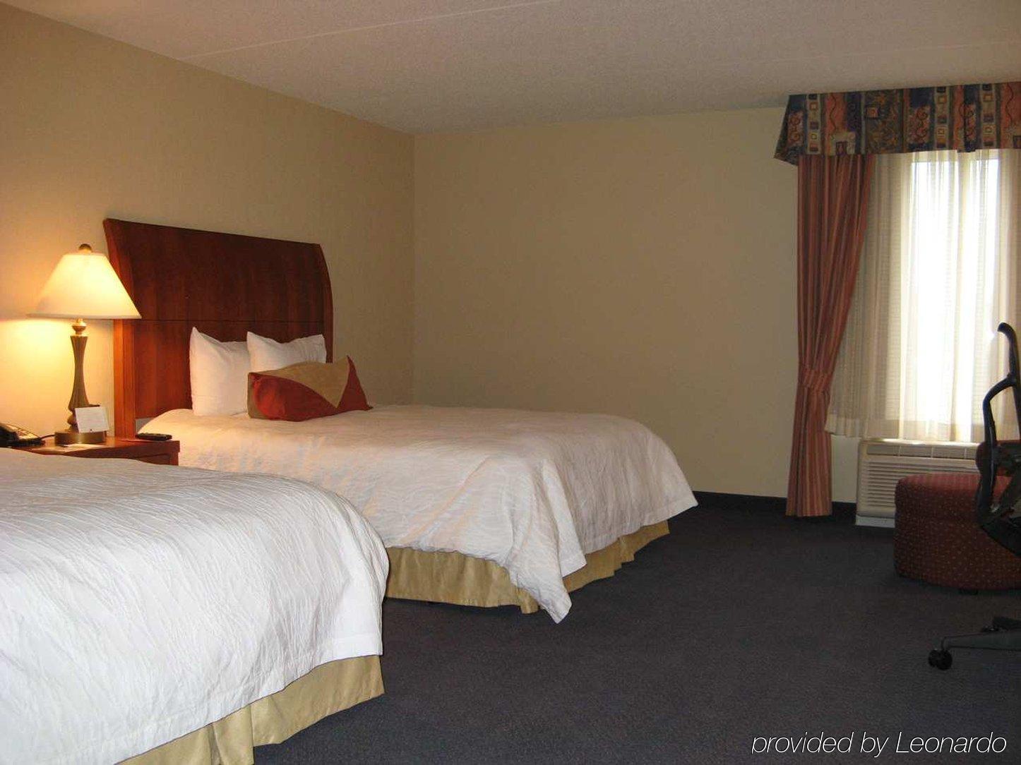 Hilton Garden Inn Akron-Canton Airport North Canton Room photo