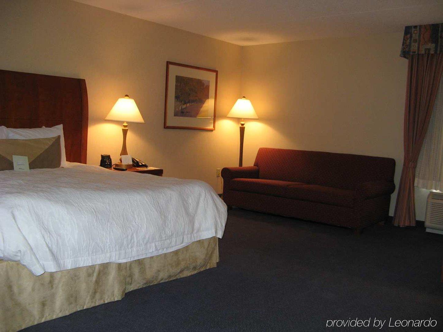 Hilton Garden Inn Akron-Canton Airport North Canton Room photo